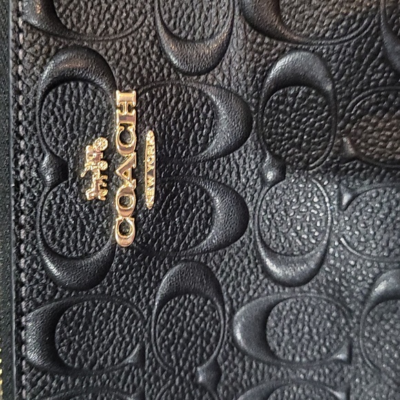 Coach Wristlet ๐ค - Picture 4 of 15